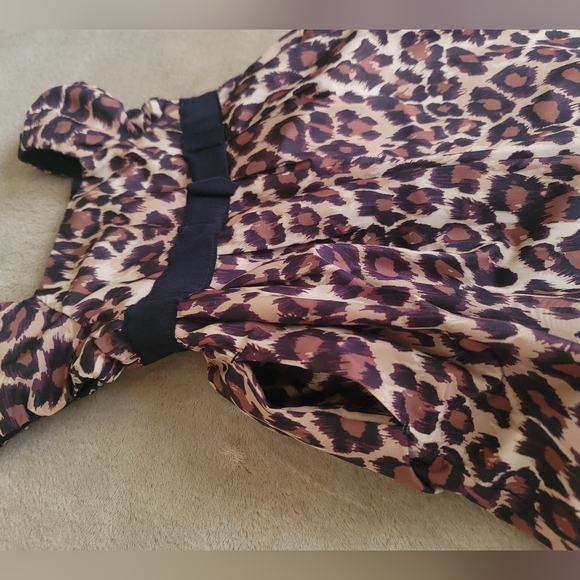 Gap Baby Girl Leopard Print Dress with 2 side Pockets Size 18-24 Months - Picture 4 of 5